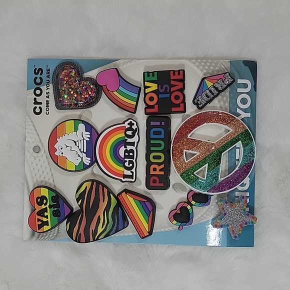 Crocs Love Is Love 13 Pack Jibbitz Charms - Picture 1 of 4